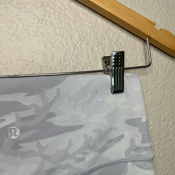 lululemon Wunder Under Yoga Pants - Picture 5 of 6